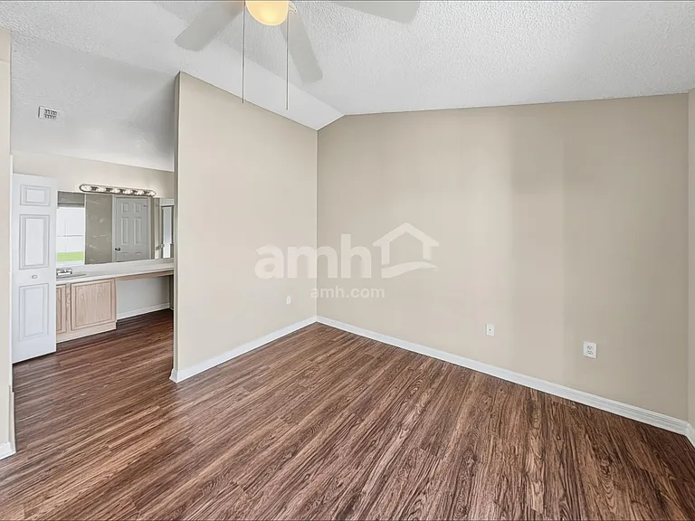 2423 Hybrid Dr — Photo 7