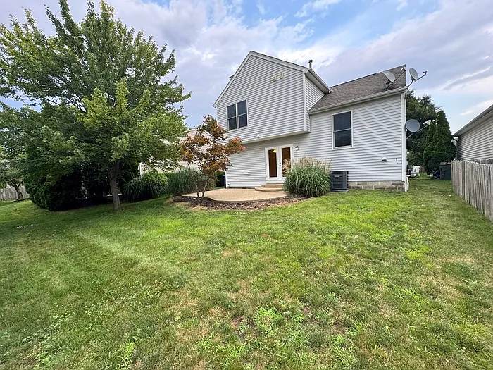 8577 Clover Glade Dr — Photo 24