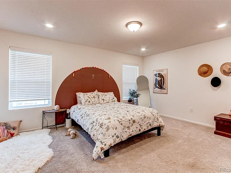 564 Felicity Loop — Photo 28