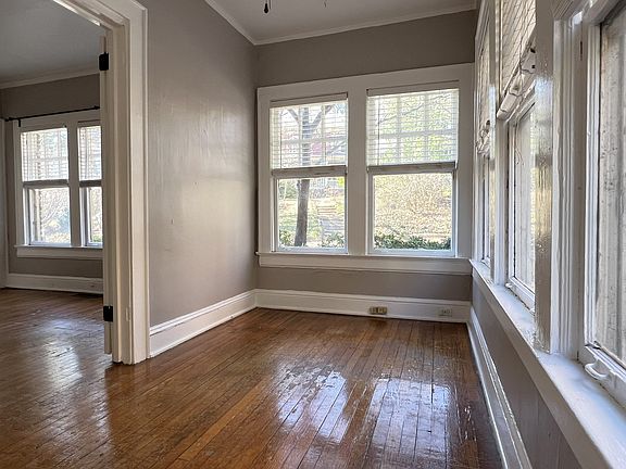 Additional Sunroom or Home Office!