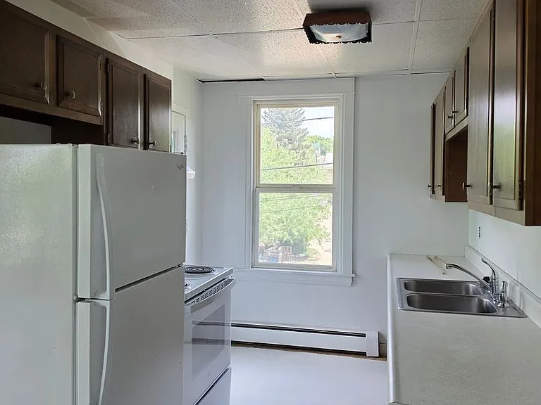 625 Maple Street — Photo 10