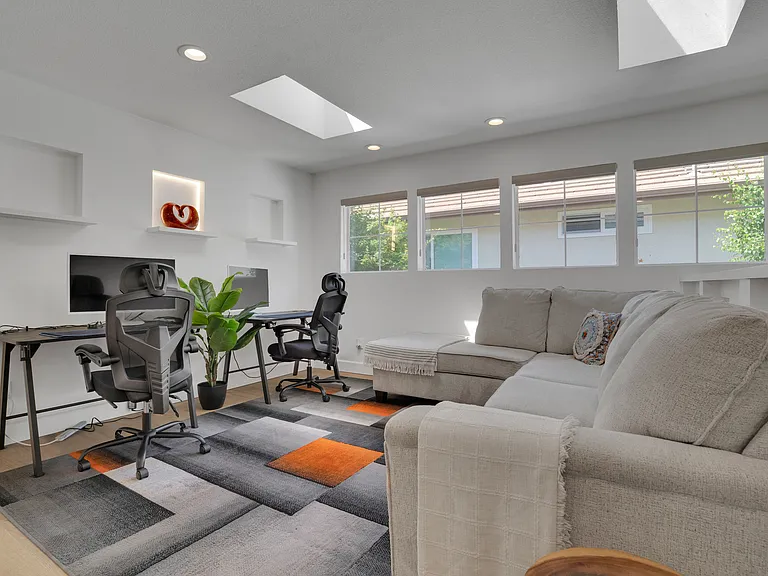 E Lakeshore Dr — Photo 14