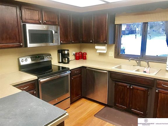 3rd image of 15218 Harney Cir