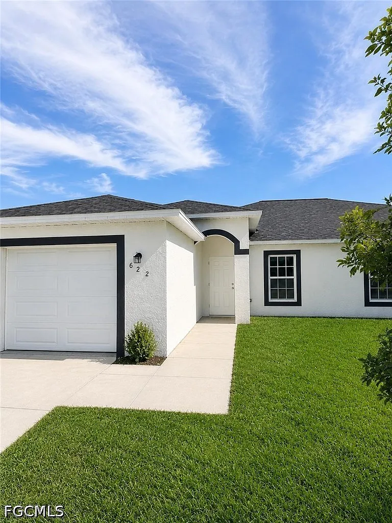 3 bed, 2.0 bath, 1200 sqft, $1,800 — Photo 1