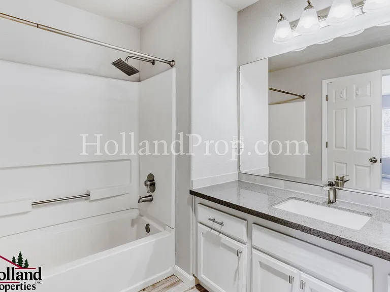 123 NE 75th Ave — Photo 14