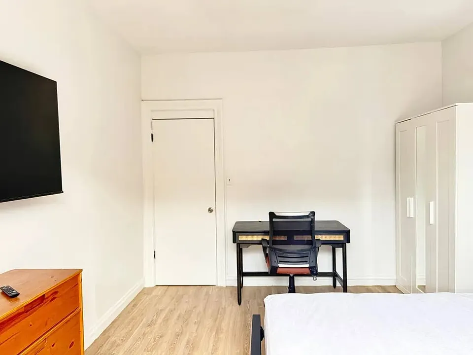 33 Lenox Rd #2A-221