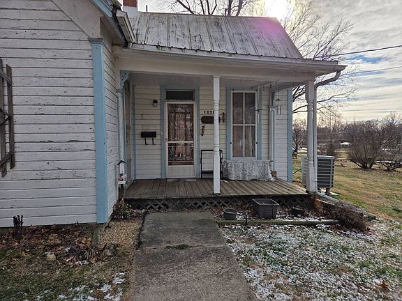 3rd image of 1328 Mortimer St