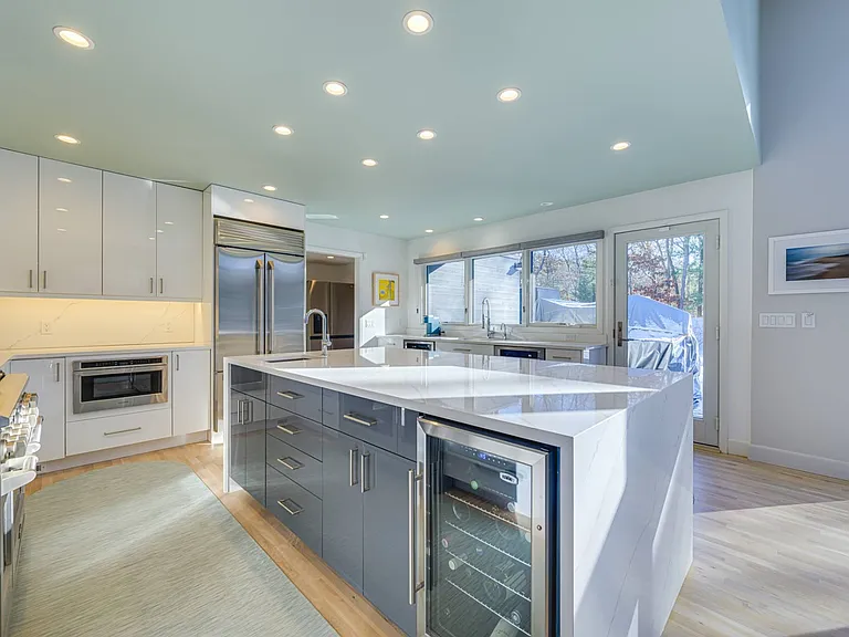 4 Bayberry Ln — Photo 8