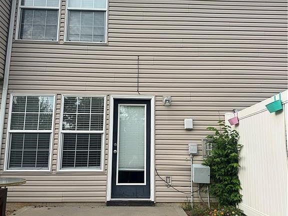 3rd image of 4435 NE 83rd St
