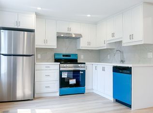 27 Millen Ave #A122, Hamilton, ON L9A 2T5