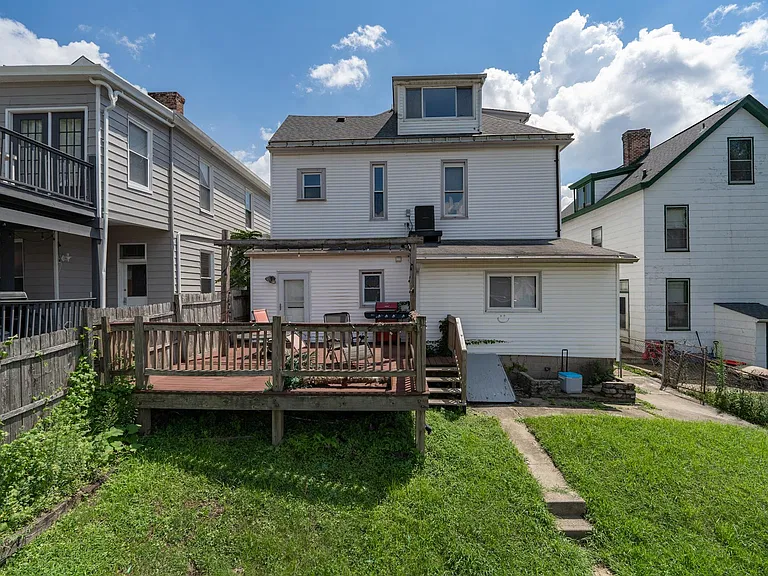 131 Ross Ave #2 — Photo 2