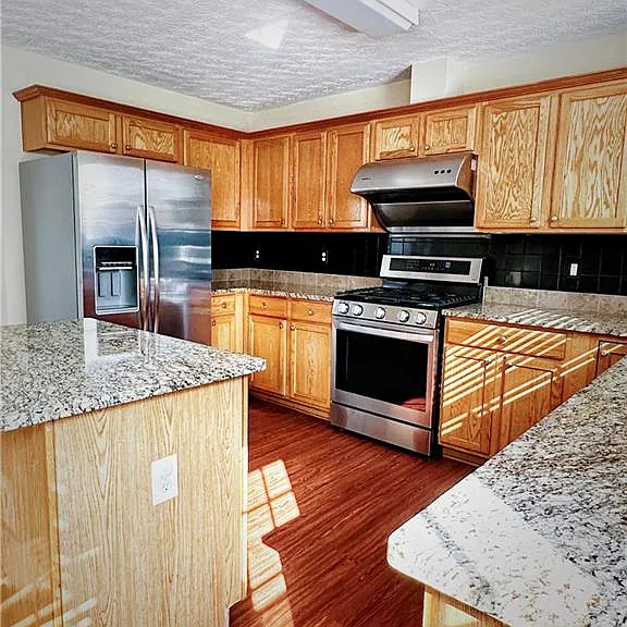 788 Roxholly Ln — Photo 6