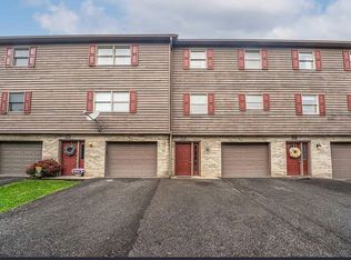 208 Stonegate Cir, Morgantown, WV 26505