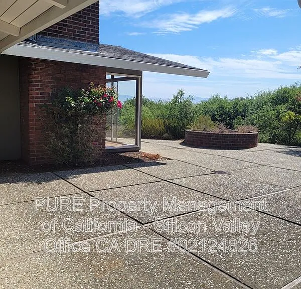 21224 Saratoga Hills Rd — Photo 18