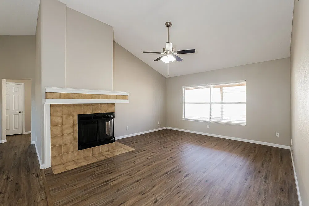 3 bed, 2.0 bath, 1964 sqft, $2,525 — Photo 3