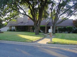 416 Robin Rd, Cedar Hill, TX 75104