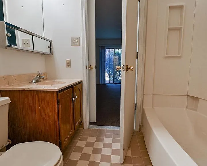 305 Westridge Cir — Photo 10