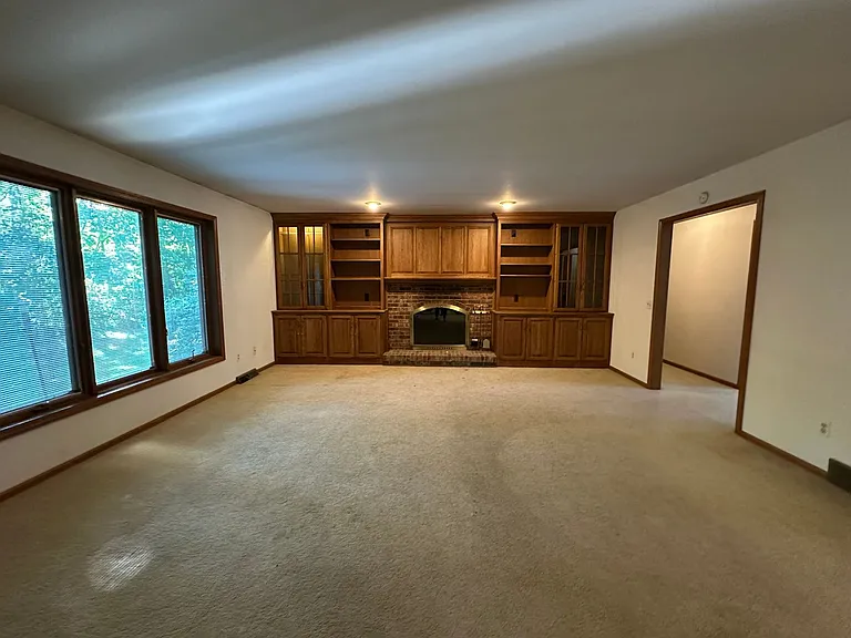 486 Ashton Ct SE — Photo 3