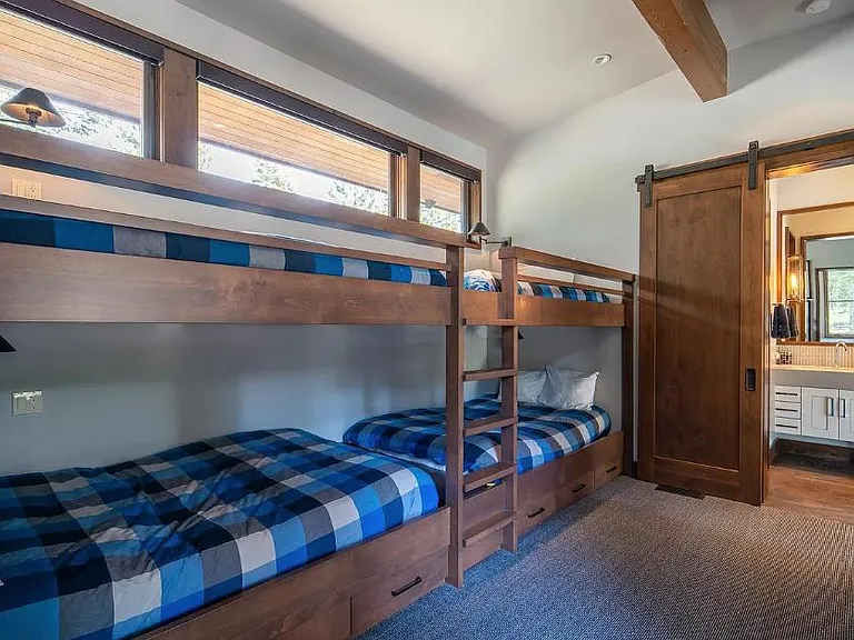 10569 Glenbrook Ct — Photo 35