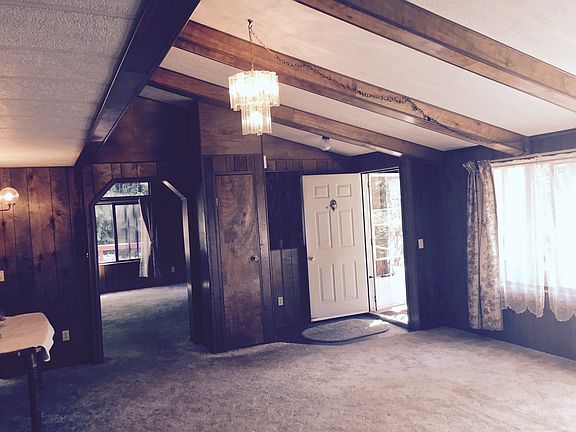 2nd image of 1576 NE Furneys Ln