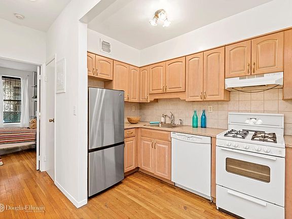 3rd image of 403 Avenue C APT 1B