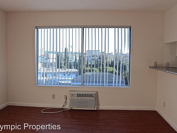 4th image of 3746 Mentone Ave APT 402