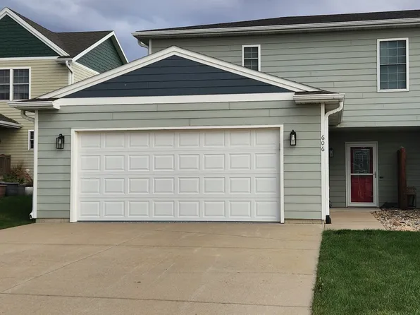 606 Sawgrass St, Yankton, SD 57078