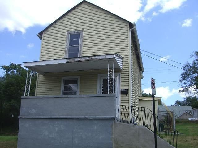 1st image of 619 Moorman Ave NW