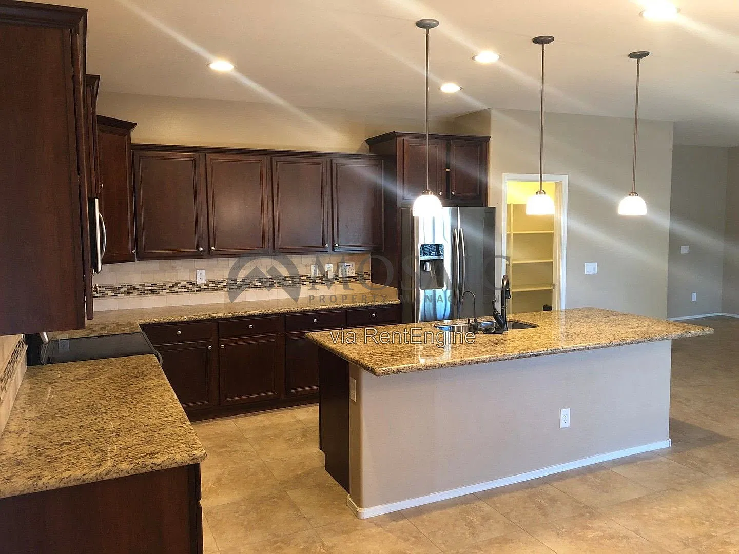 3 bed, 2.0 bath, 1964 sqft, $2,375 — Photo 4