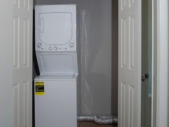 4th image of 2086 Arlington St Unit 103