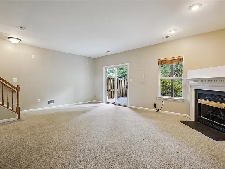 6733 Sullivan Way — Photo 43