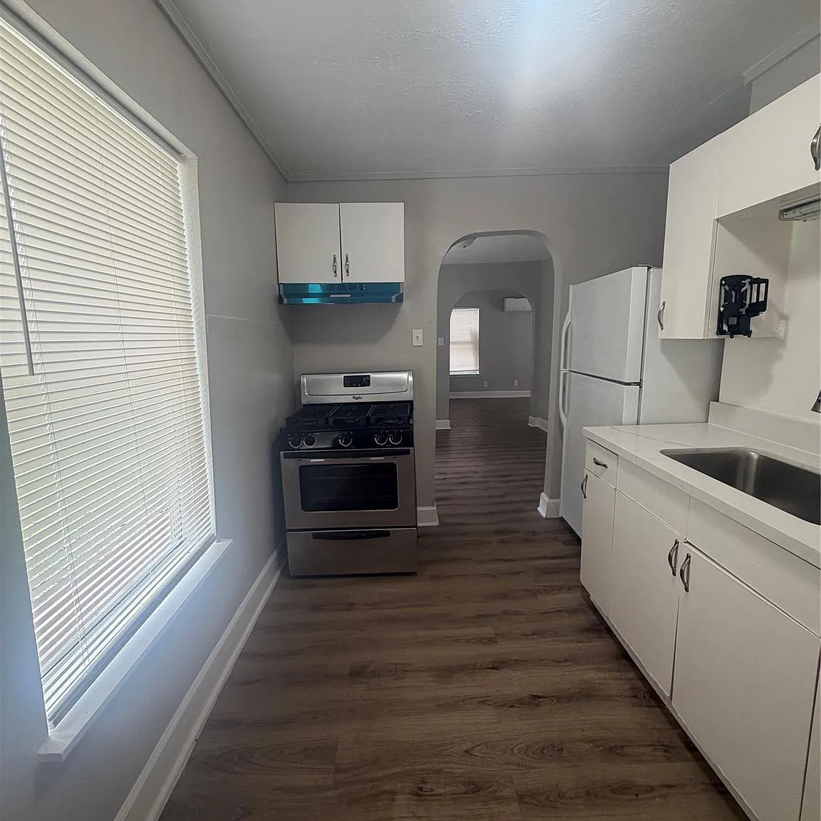 2 bed, 1.0 bath, 788 sqft, $1,250 — Photo 3