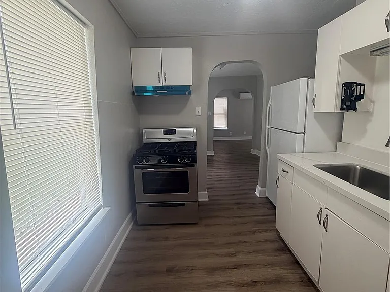 1314 Bernard St — Photo 3