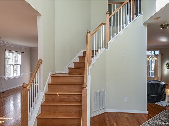 2nd image of 14842 Shorewood Ct
