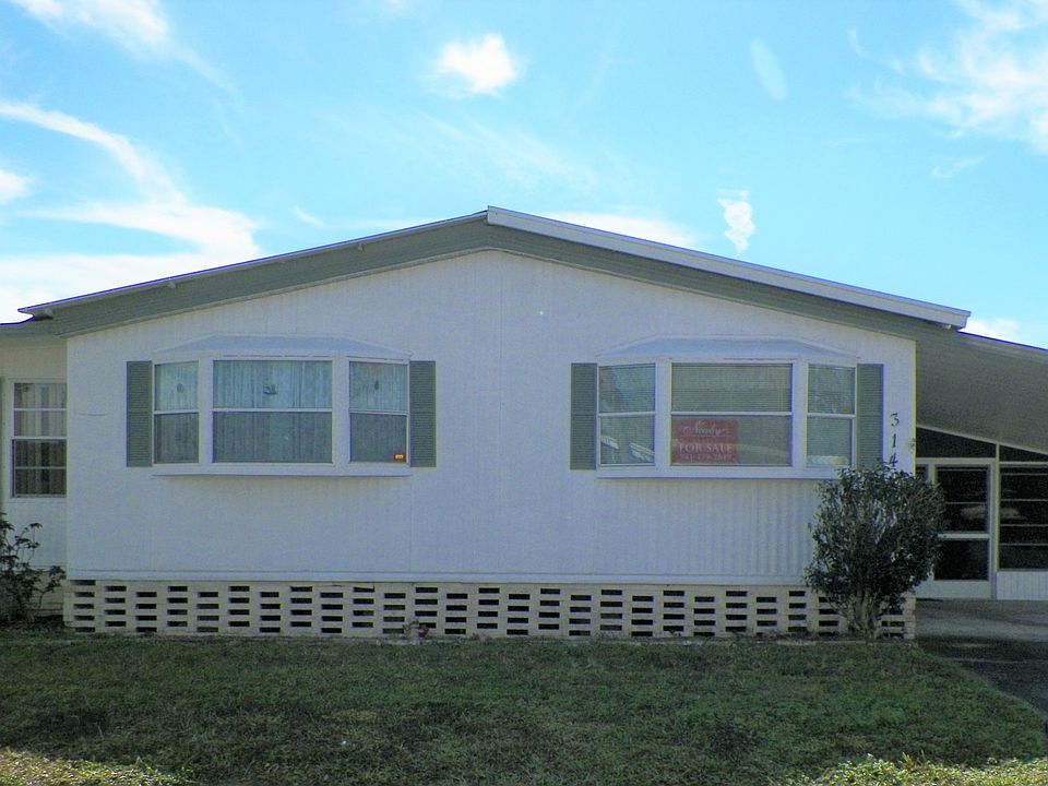 1st image of 314 Country Club Cir W