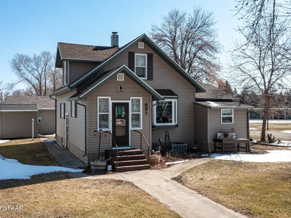 821 Washington Ave, Hatton, ND 58240