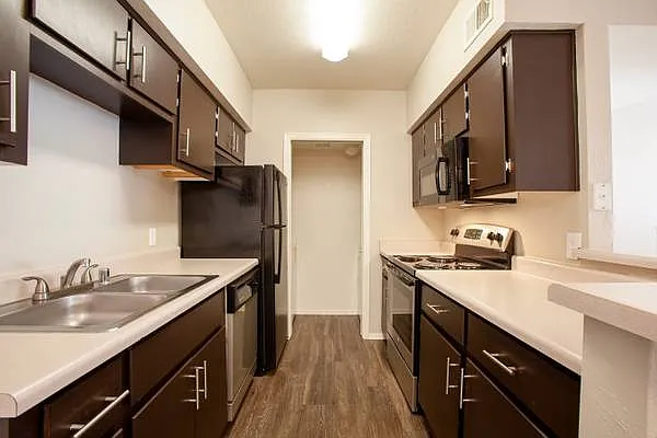 Rock Ridge Apartments — Photo 9
