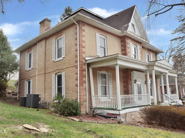 531 Oak Ave NW, Norton, VA 24273