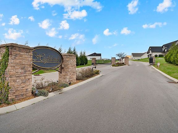3rd image of 260 Lookout Dr