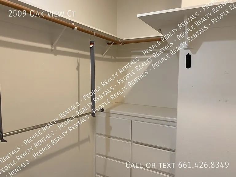 2509 Oak View Ct — Photo 15