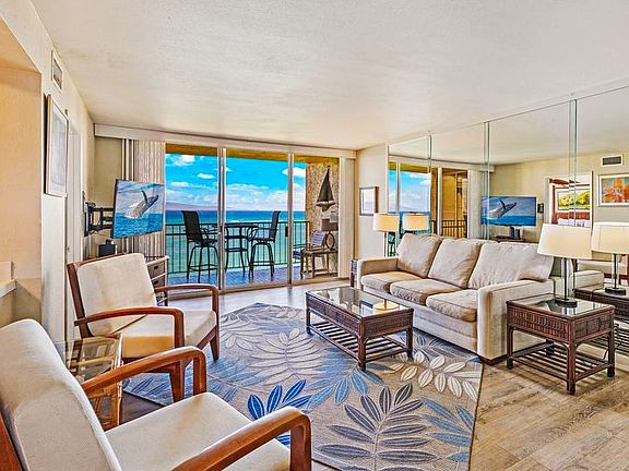 Direct Oceanfront View Lanai from Living room and bedrooms