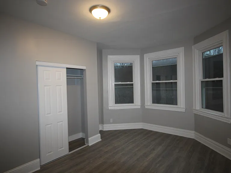 2841 Centre Ave #10 — Photo 5