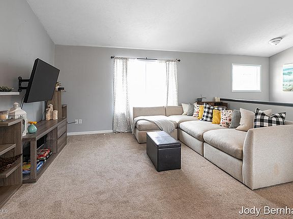 4th image of 14724 Field Ct NE