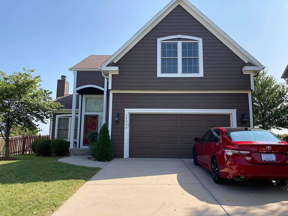 House Front entry and Garage