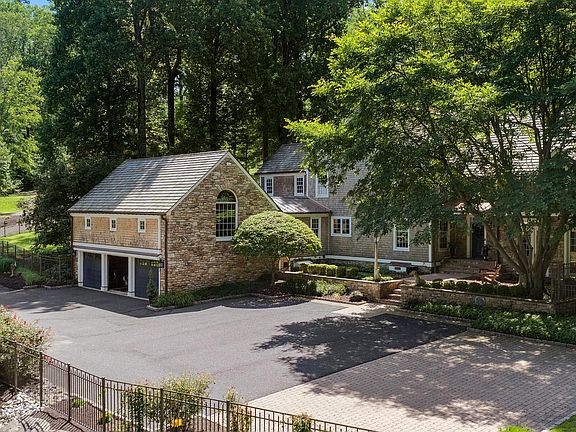 2nd image of 6464 Old Carversville Rd