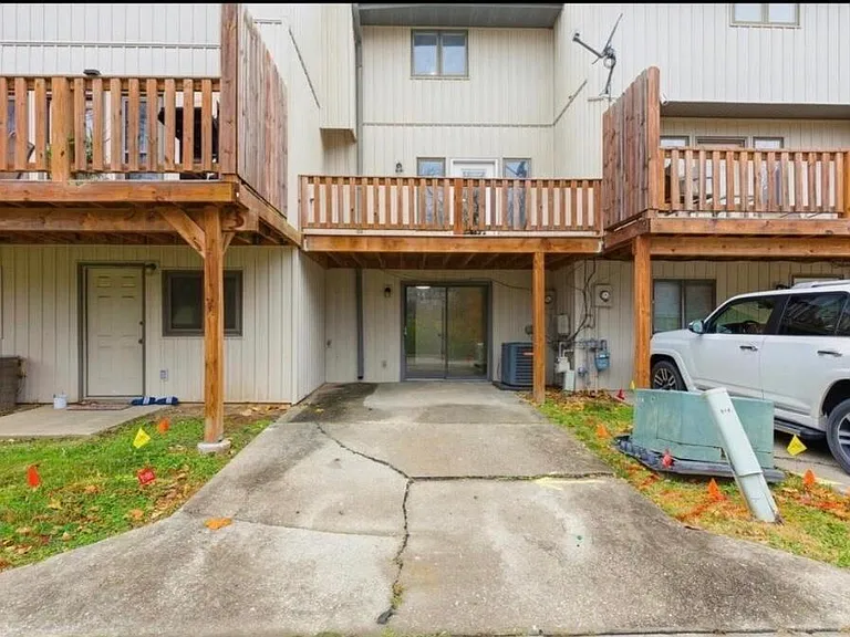 315 Foxfire Dr — Photo 2