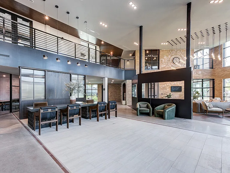 Community Clubhouse & Leasing Office
