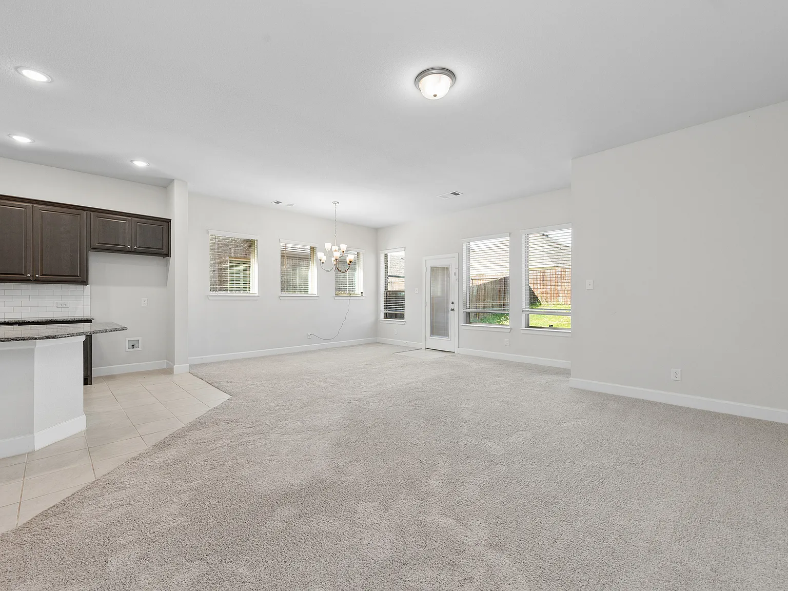 4 bed, 2162 sqft, $2,450 — Photo 4