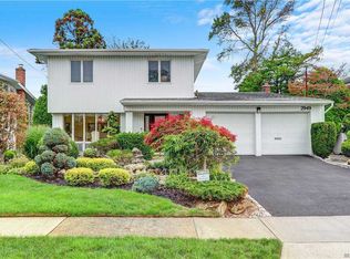 2949 Joyce Ln, Merrick, NY 11566
