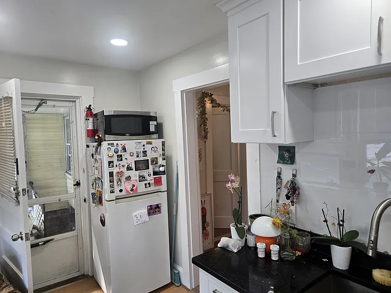 144 School St #1L — Photo 5